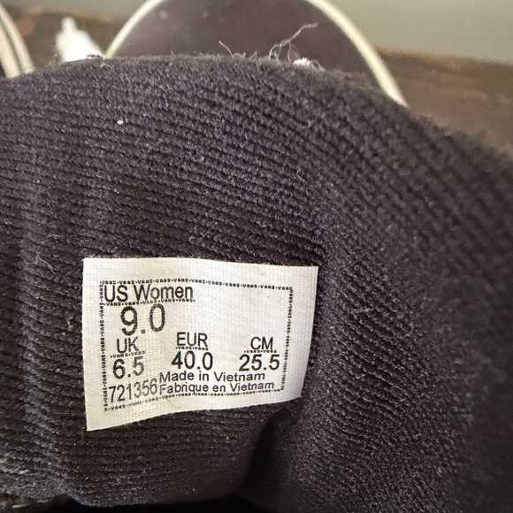 Vans WomenyBlack and White Canvas Sneakers - Picture 4 of 4